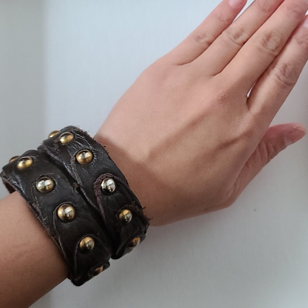 7/1   Leather cuff